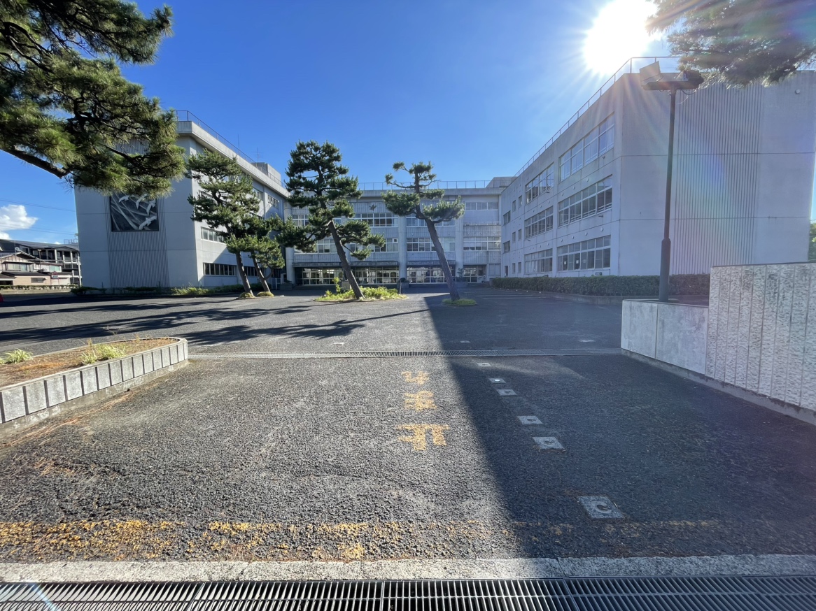 関屋中学校